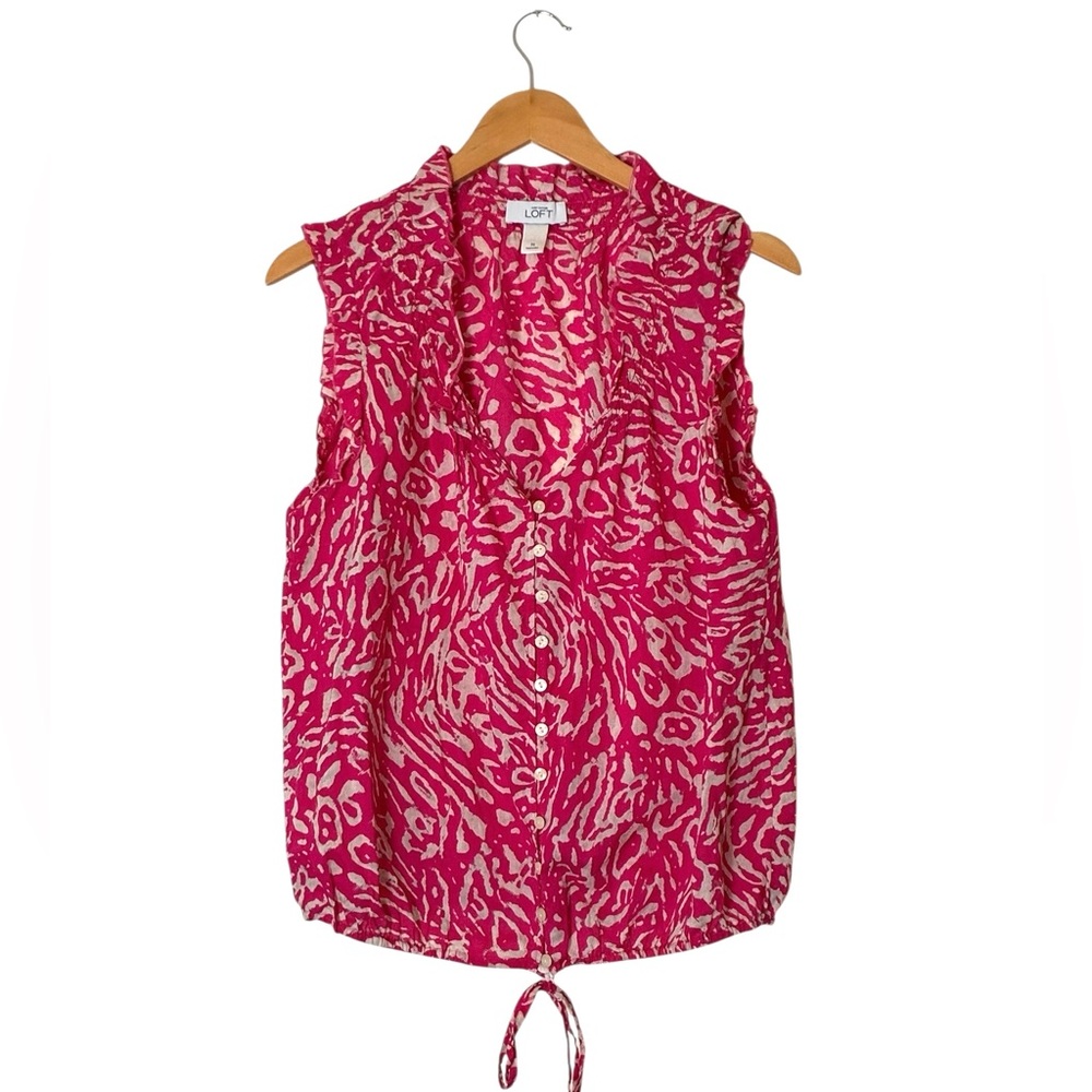 Loft | Ann Taylor Like new sleeveless blouse pink abstract print v-neck top